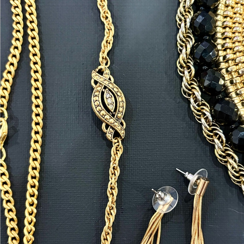 Vintage Jewelry Lot Black & Gold Statement Necklace Earrings Bracelets Chains - Picture 8 of 9